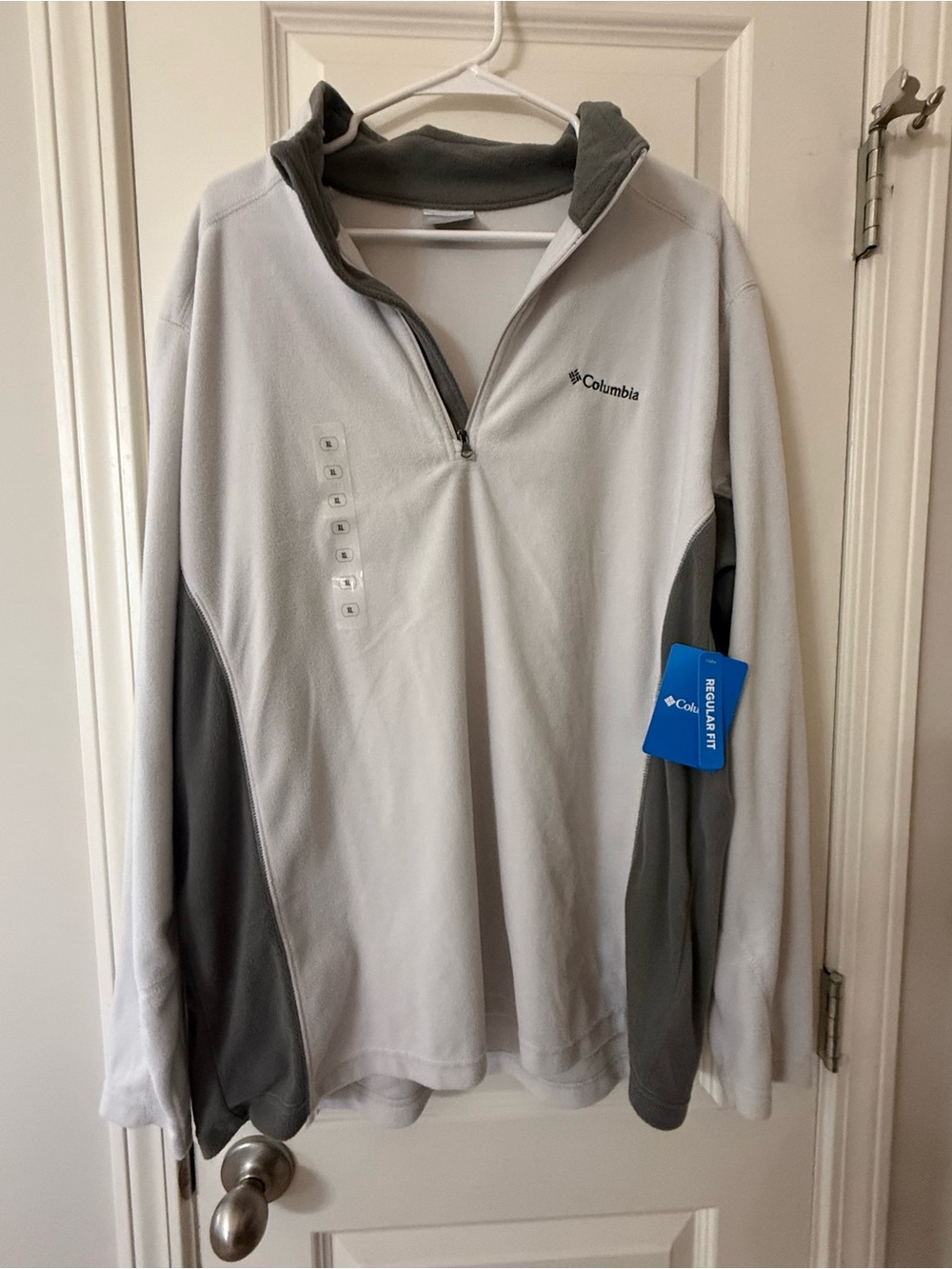 Columbia Light Gray and Charcoal Two-Tone Quarter-Zip Fleece, Size XL, New